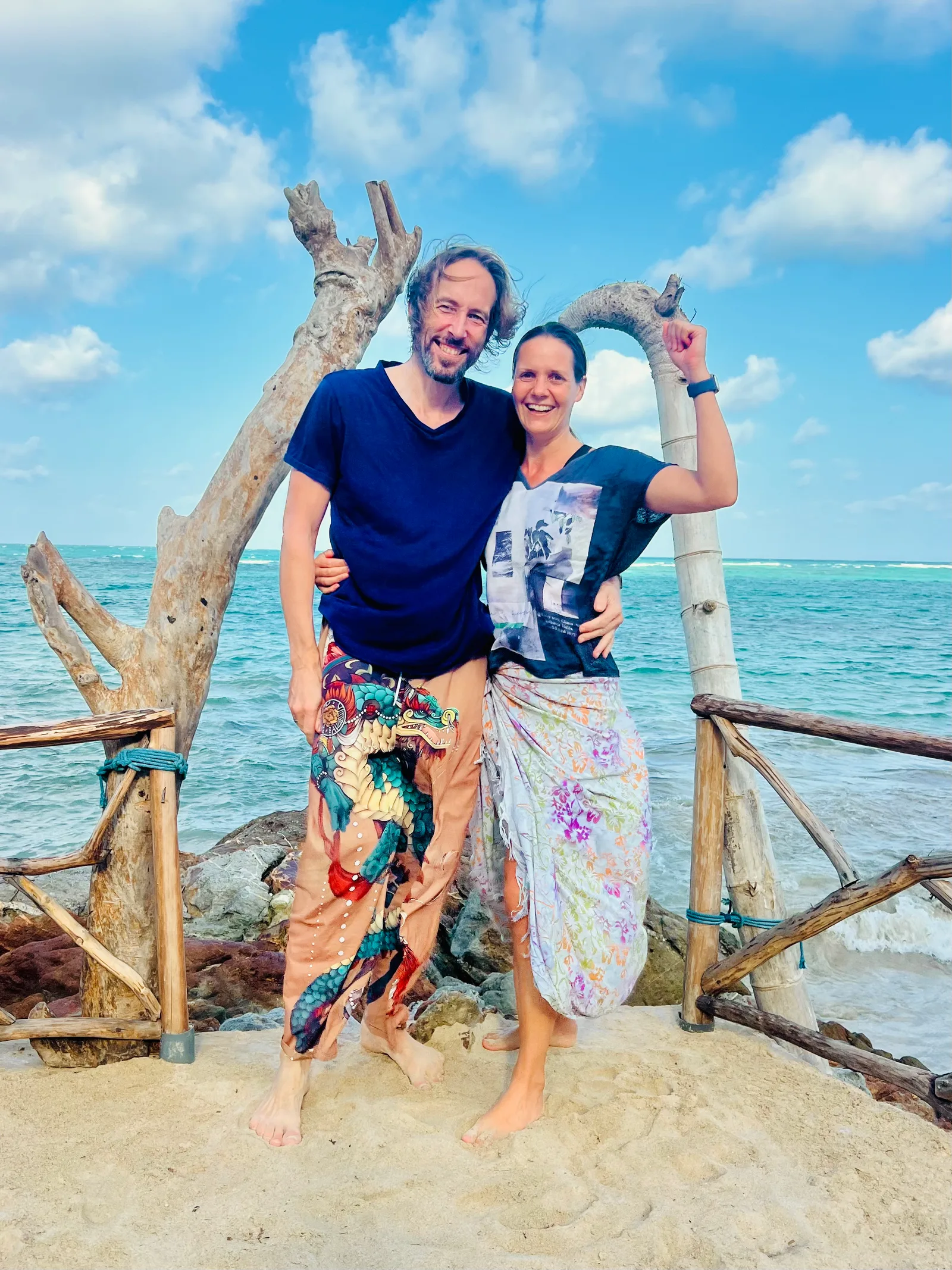 Tessa & Johannes samen tijdens nomadisch meereizen op Karimunjawa | Spiriators