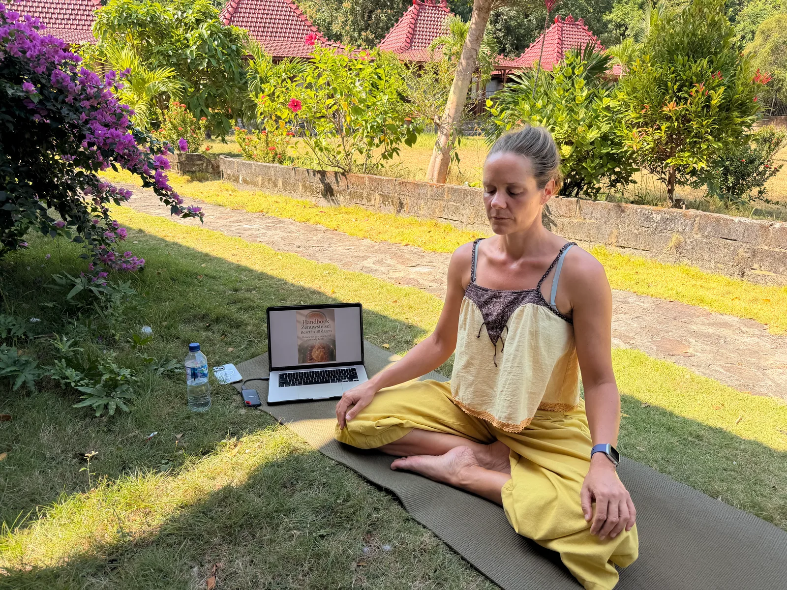 Werken aan nieuwe content tijdens nomadisch meereizen op Karimunjawa | Spiriators