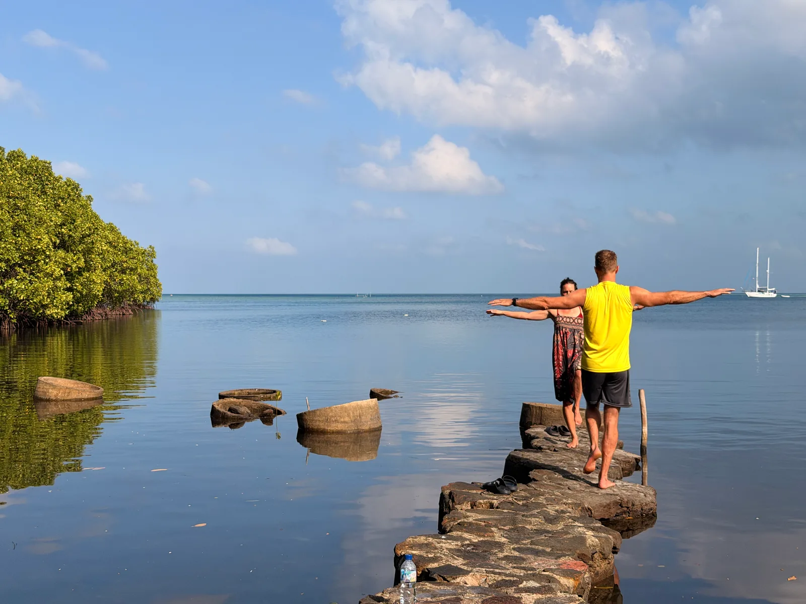 Yoga op bijzondere locaties tijdens meereizen op Karimunjawa | Spiriators